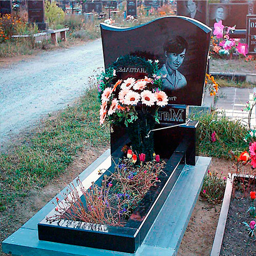 Гранитный памятник фотография